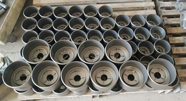 散熱器封頭生產(chǎn)現(xiàn)場(chǎng)